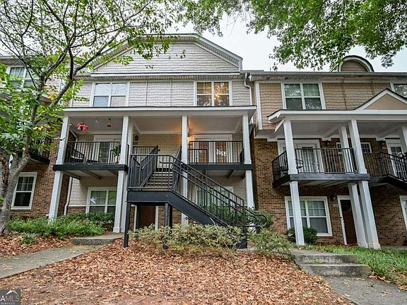 2nd image of 1035 Barnett Shoals Rd APT 131