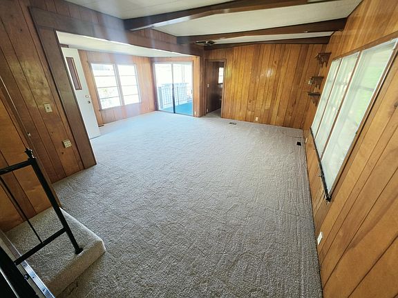 3rd image of 308 Pear Ln