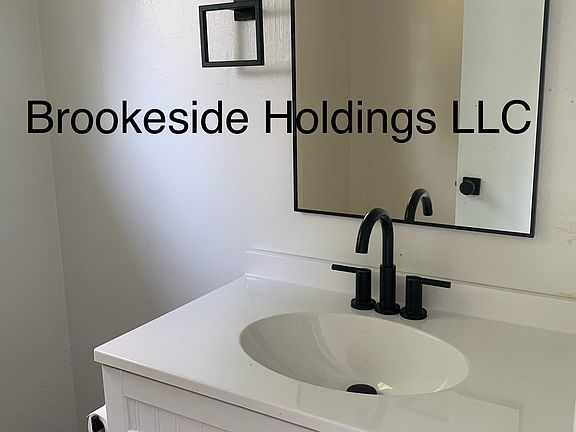 4th image of 204 White St Unit 3