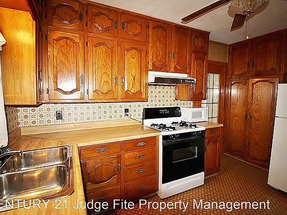 5th image of 1309 N Preston St