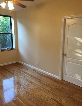 3rd image of 2446 28th St #4