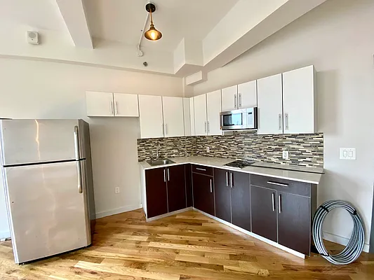 Rented by City Connections Realty | media 7