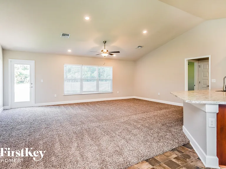 602 Bradley Way — Photo 5