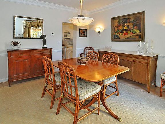 3rd image of 334 Saint Andrews Pl
