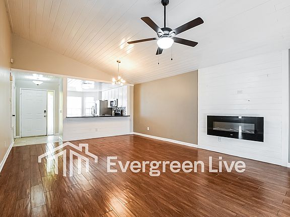 4th image of 1946 Larkwood Dr