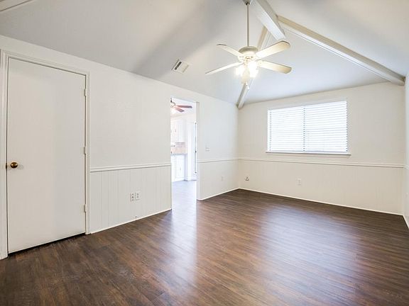 3rd image of 4525 Ringgold Ln