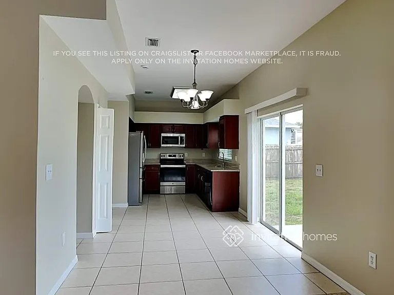 1807 Sweetspire Dr — Photo 9