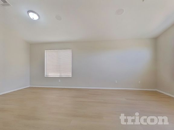 3rd image of 8405 S 50th Ln