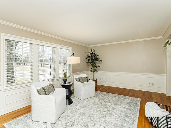 5th image of 621 10th St SW