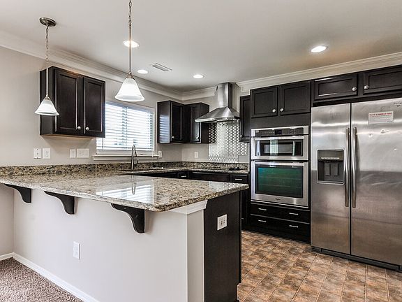 5th image of 440 Kerriann Ln