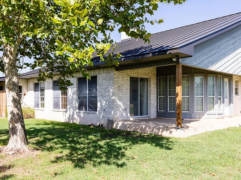 103 Crockett Dr — Photo 32