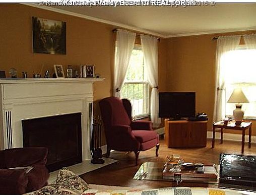 4th image of 654 Forest Cir