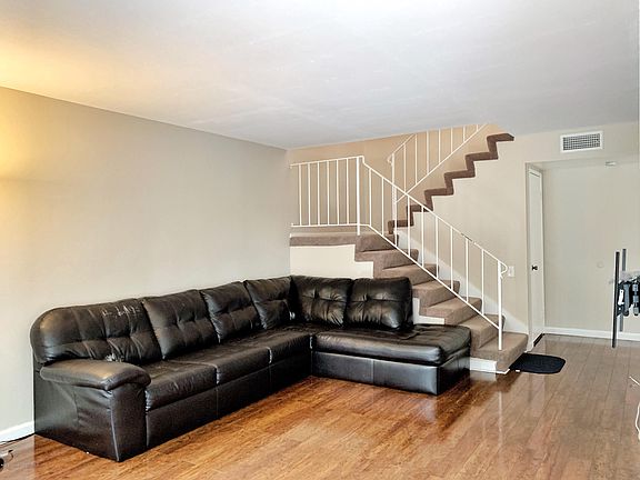 2nd image of 1310 Peppertree Cir