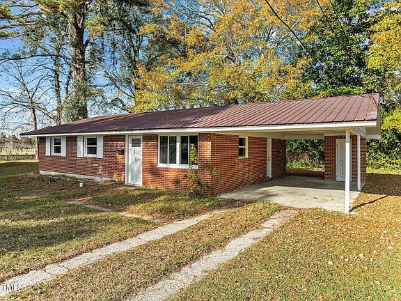 2nd image of 717 S Chestnut Cir