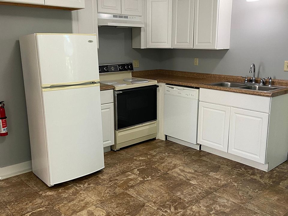 Unit 2 - Kitchen, new fridge and stove will be in the unit for August move in.