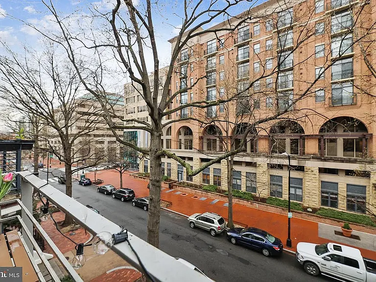 1124 25th St NW #201 — Photo 15