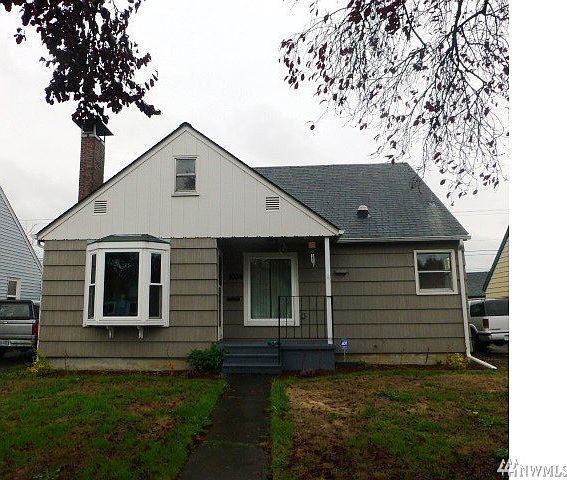 Front entrance, nice and cozy.