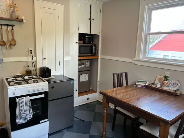 107 Elizabeth St APT 3, Eau Claire, WI 54703