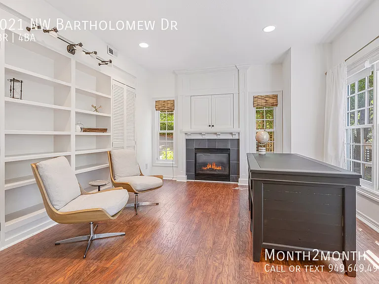 9021 NW Bartholomew Dr — Photo 2