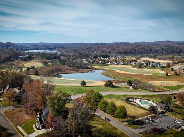 585 Black Cove Ln, Loudon, TN 37774