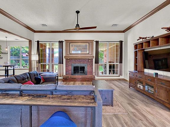 3rd image of 6008 SE 57th St