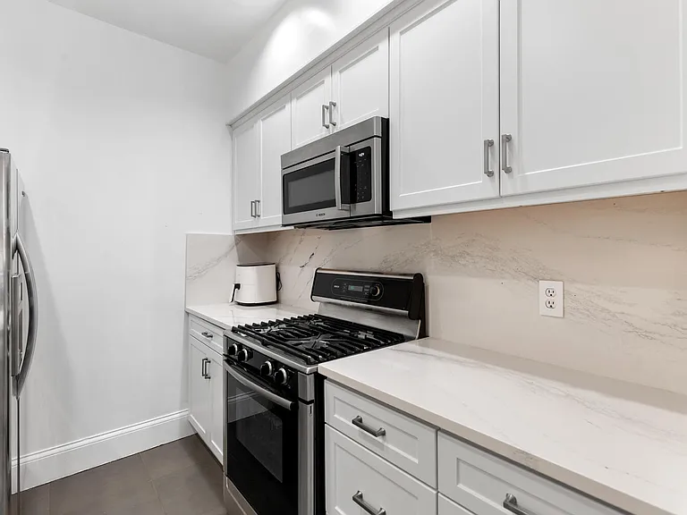 565 Massachusetts Ave #2 — Photo 10