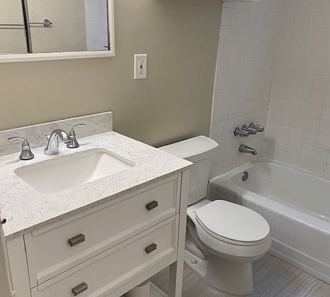 3rd image of 132 S Hayworth Ave #4A