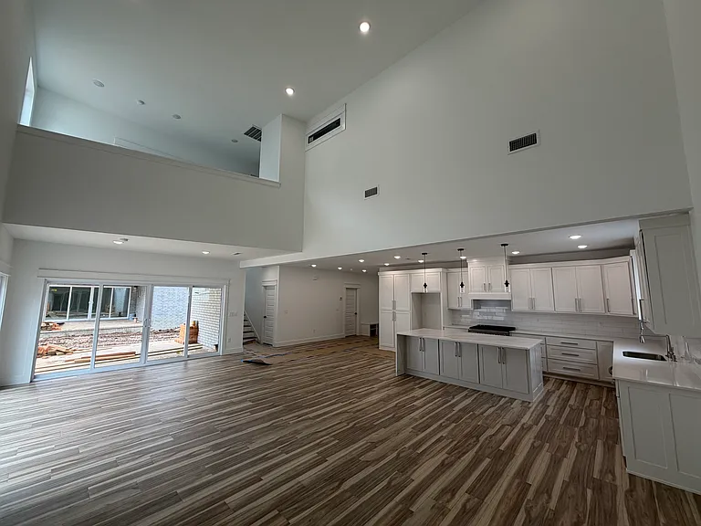 906 N Sang Ave — Photo 5