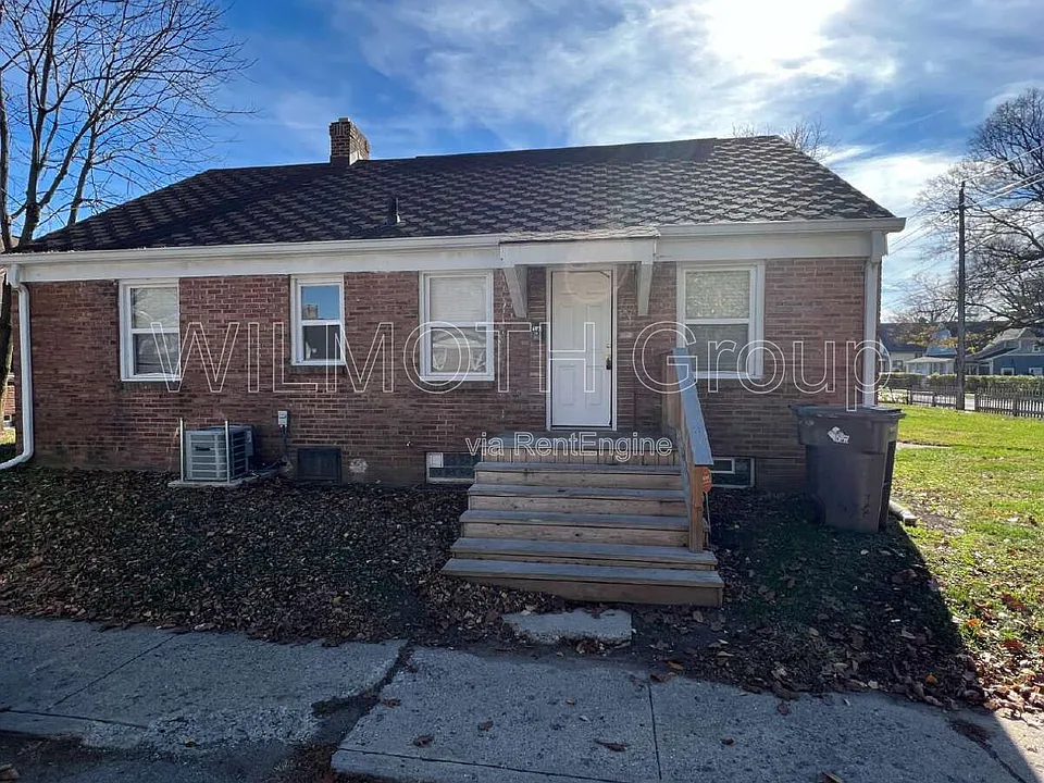 607 N Tibbs Ave