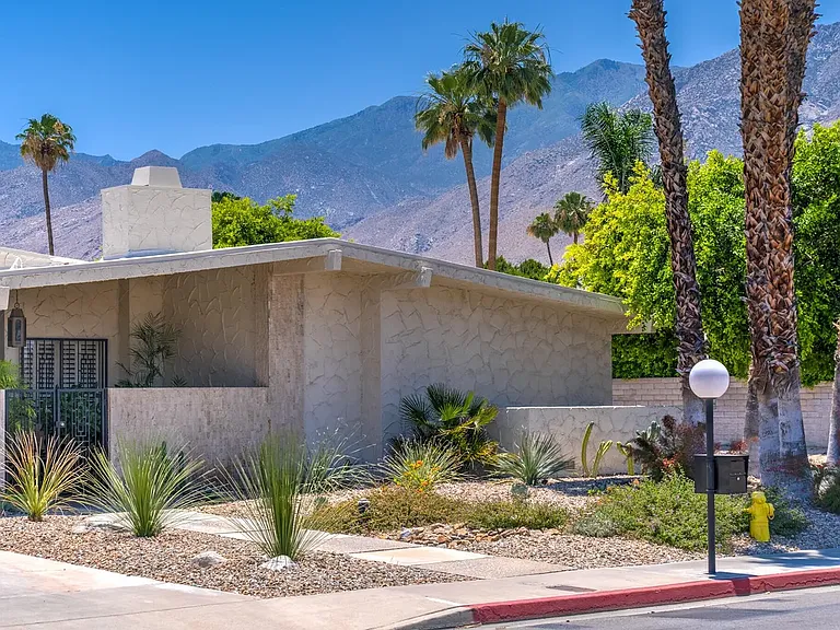 1511 E Twin Palms Dr — Photo 37