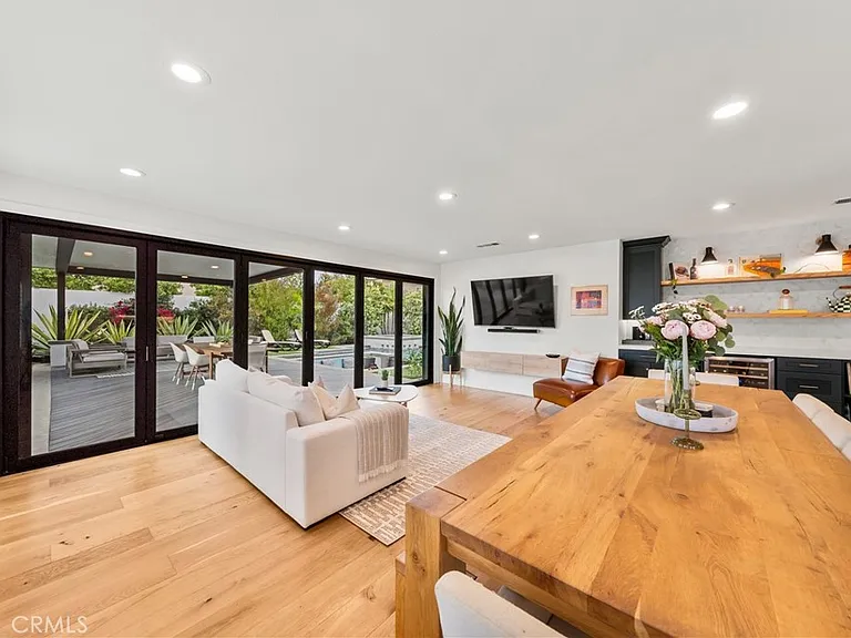 8541 Kelso Dr — Photo 41