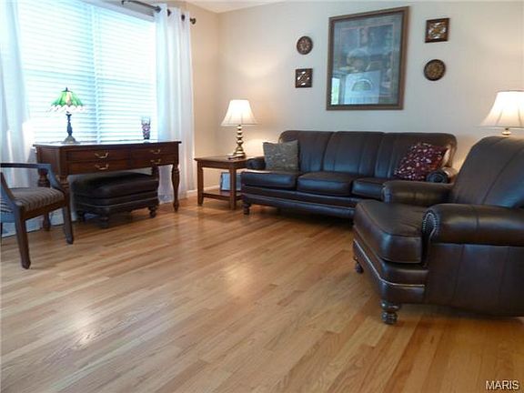 3rd image of 255 Alma Dr