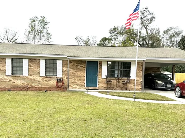 202 S Lowndes St, Hahira, GA 31632