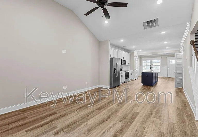 2103 Denmark Ave SE — Photo 8