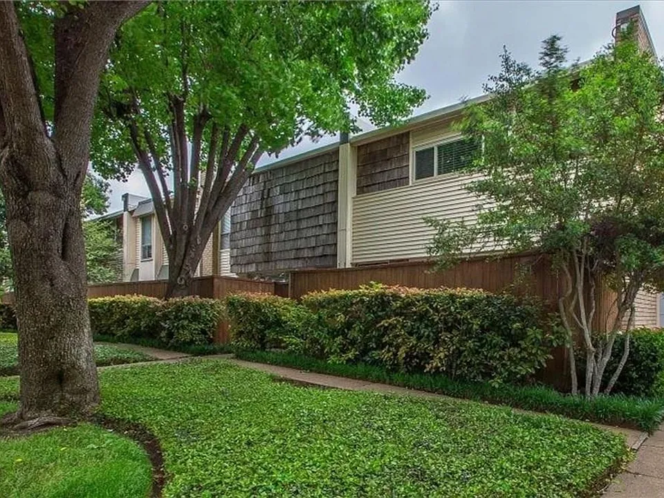 2702 Douglas Ave #140