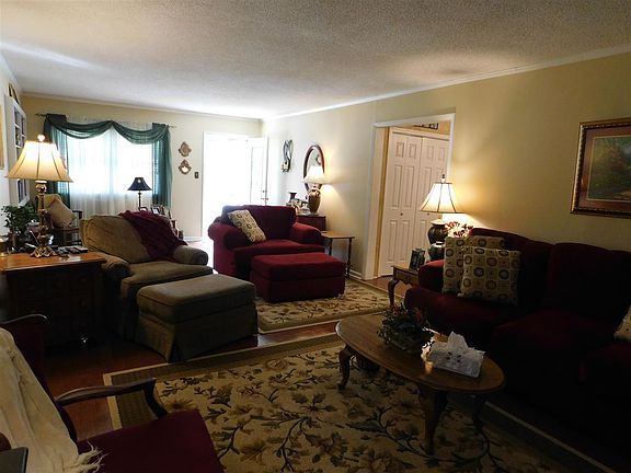 3rd image of 111 East Dr