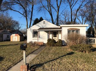 11816 Greenwood Ave, Woodstock, IL 60098