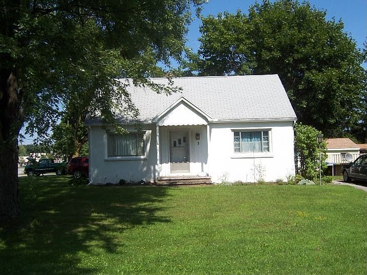 1st image of 3 Pleasant View Dr