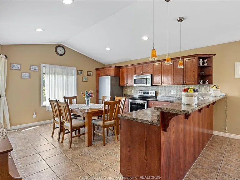 2315 Kevin St — Photo 8