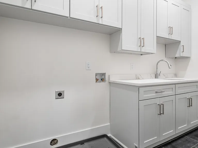 6011 Hill Cir — Photo 42