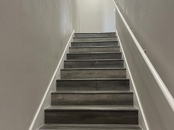 3rd image of 105 Mimosa St