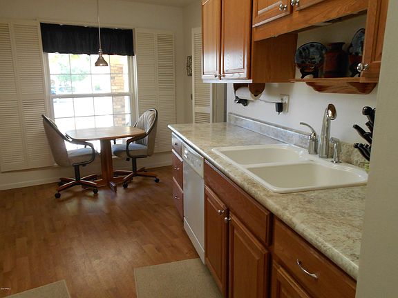 5th image of 10005 W Highwood Ln