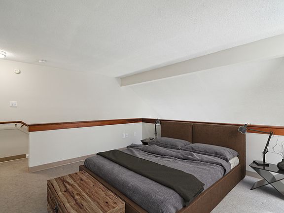 5th image of 2093 Ocean St APT 704