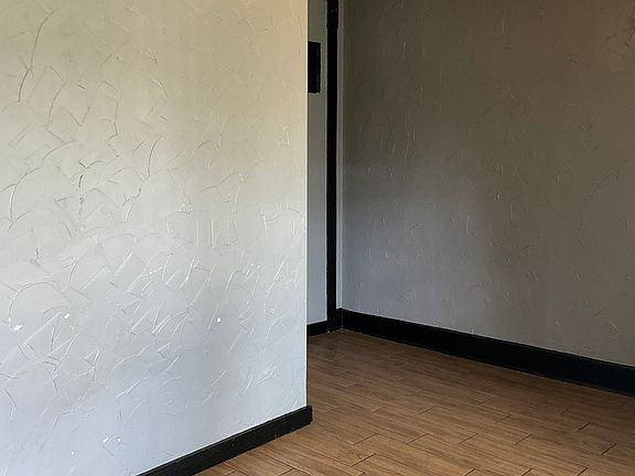 3rd image of 38 Richmond Ave
