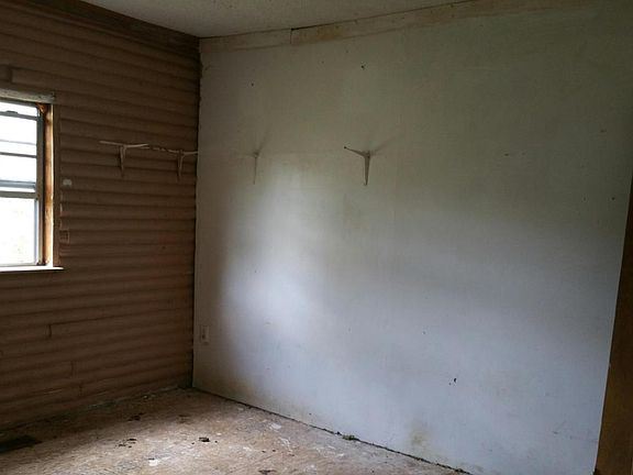 5th image of 704 Windstone Dr