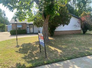 811 S Preston Rd, Burkburnett, TX 76354