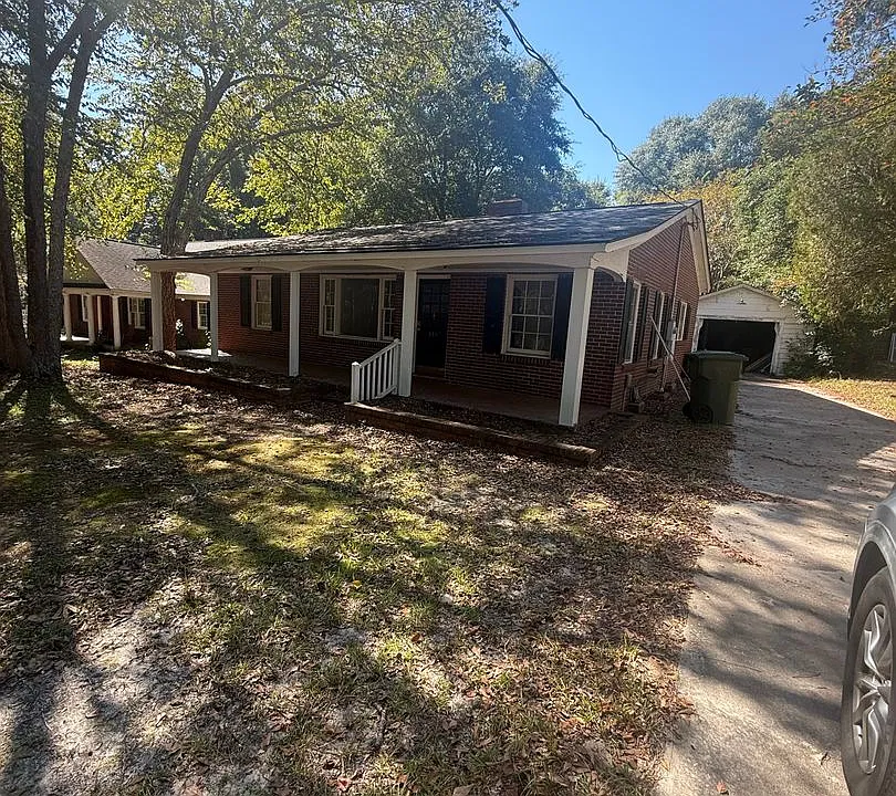 911 Mohawk Dr