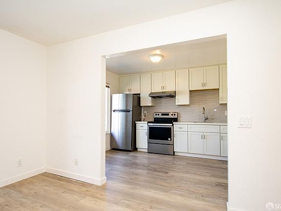 3rd image of 501 41st Ave APT 8