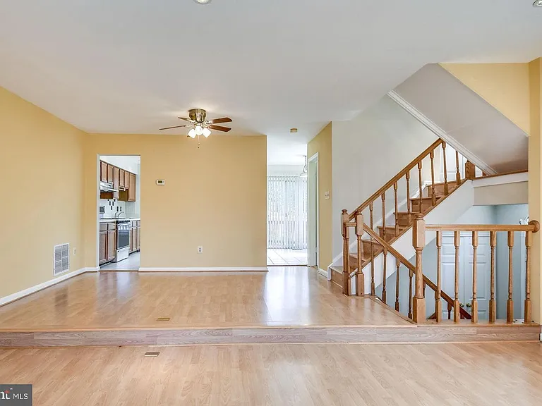 4216 Fox Lake Dr — Photo 2