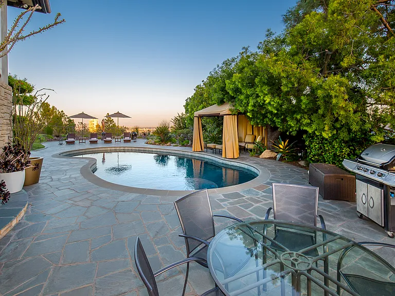 1131 Miradero Rd — Photo 31